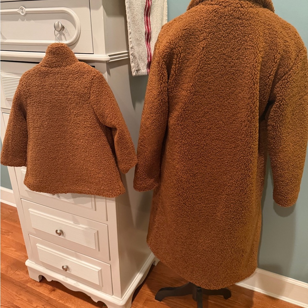 Old Navy Mommy & Me Brown Teddy 🧸🧸Pea Coats - Plush Sherpa Jacket - Picture 4 of 4